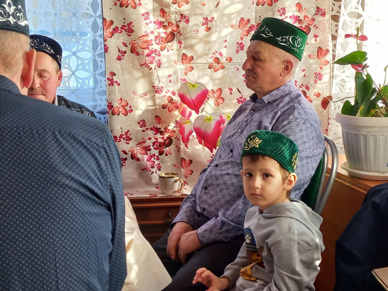 “Мин бик бәхетле ана”,- ди Олы Урсакта яшәүче 90 яшьлек ана
