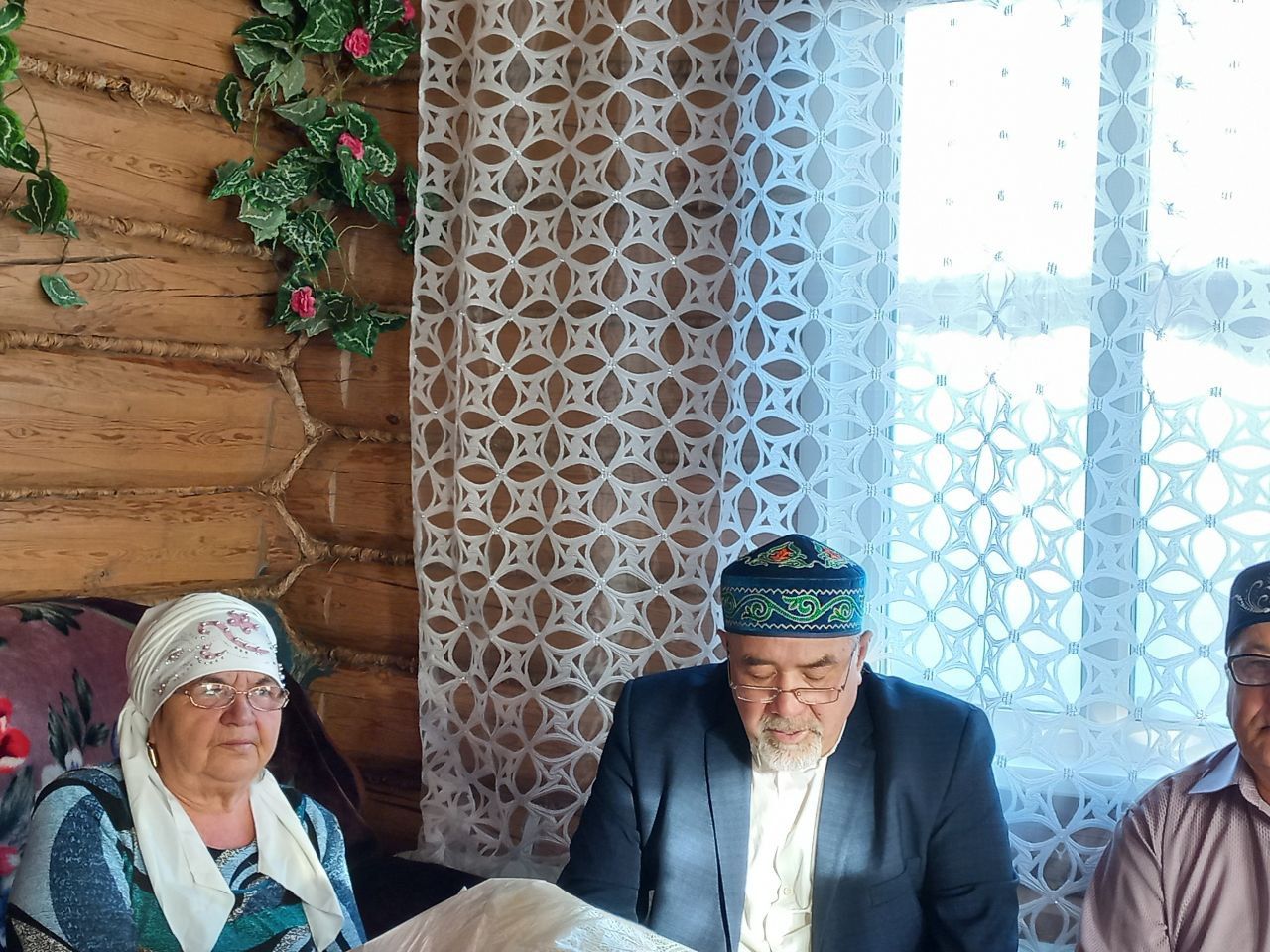 “Мин бик бәхетле ана”,- ди Олы Урсакта яшәүче 90 яшьлек ана