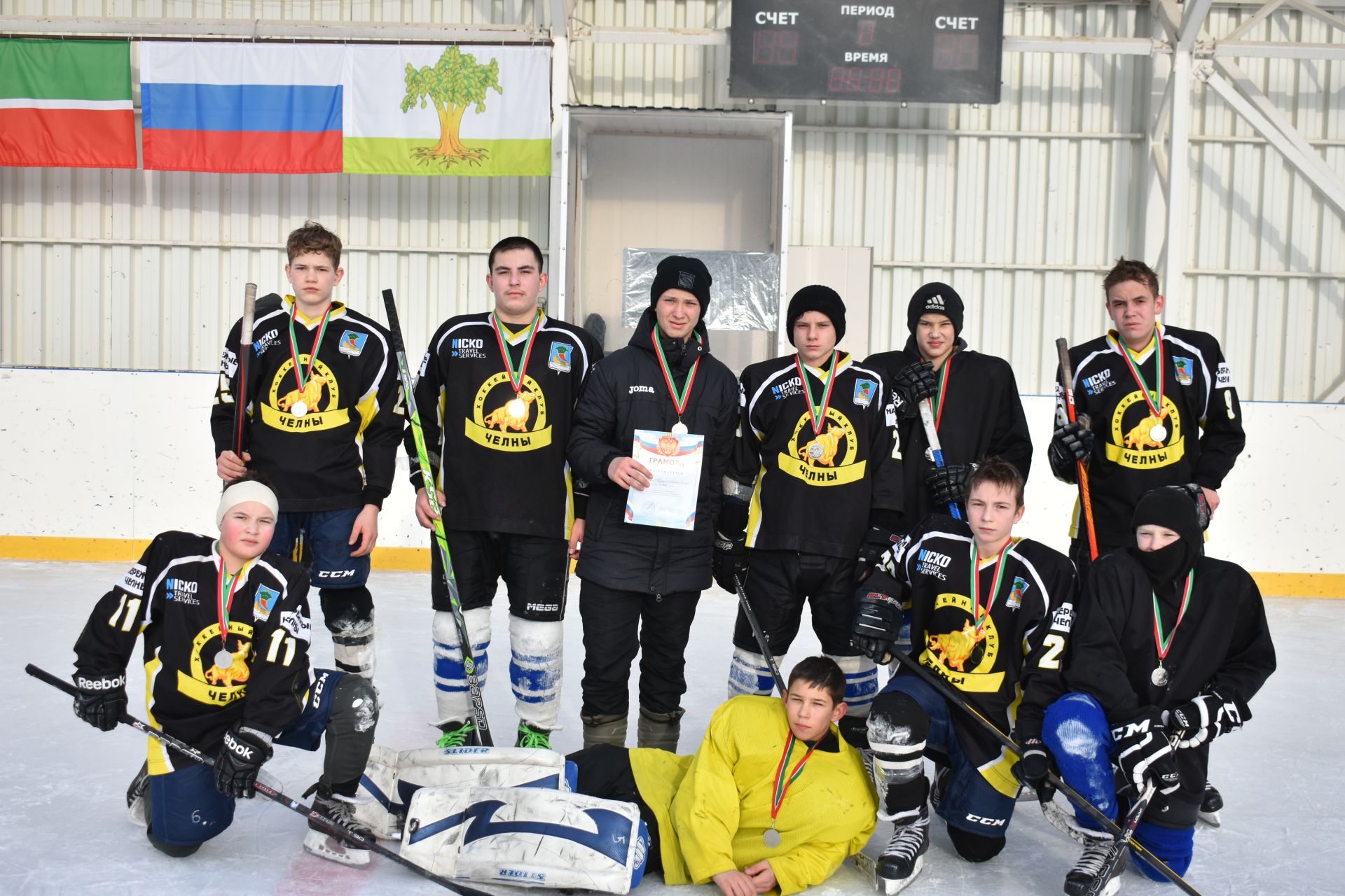 В Кайбицах в честь Дня единых действий состоялись соревнования по хоккею