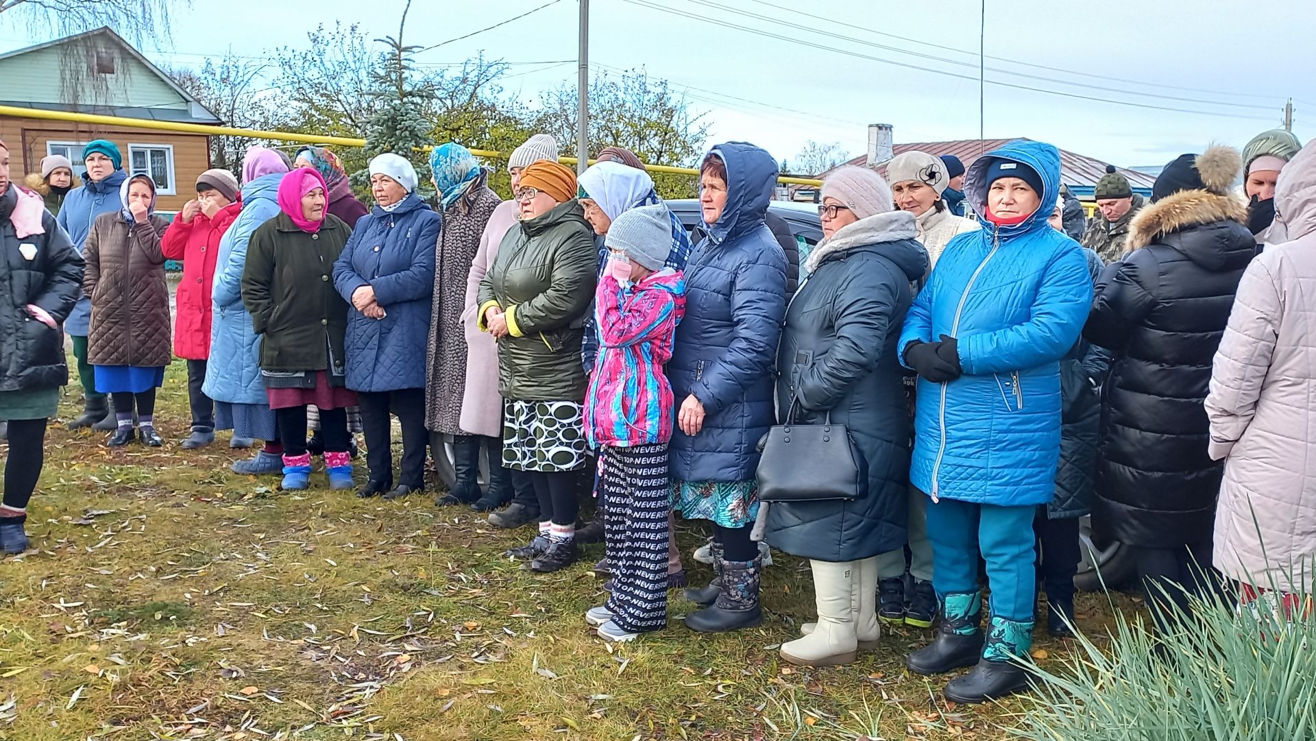 Кошманлылар махсус хәрби операциядә һәлак булган авылдашларын соңгы юлга озатты