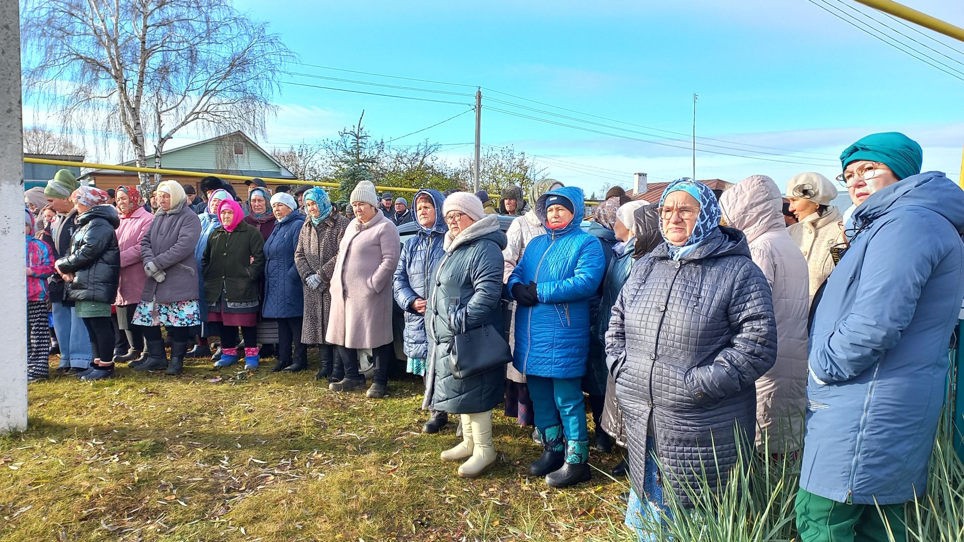 Кошманлылар махсус хәрби операциядә һәлак булган авылдашларын соңгы юлга озатты