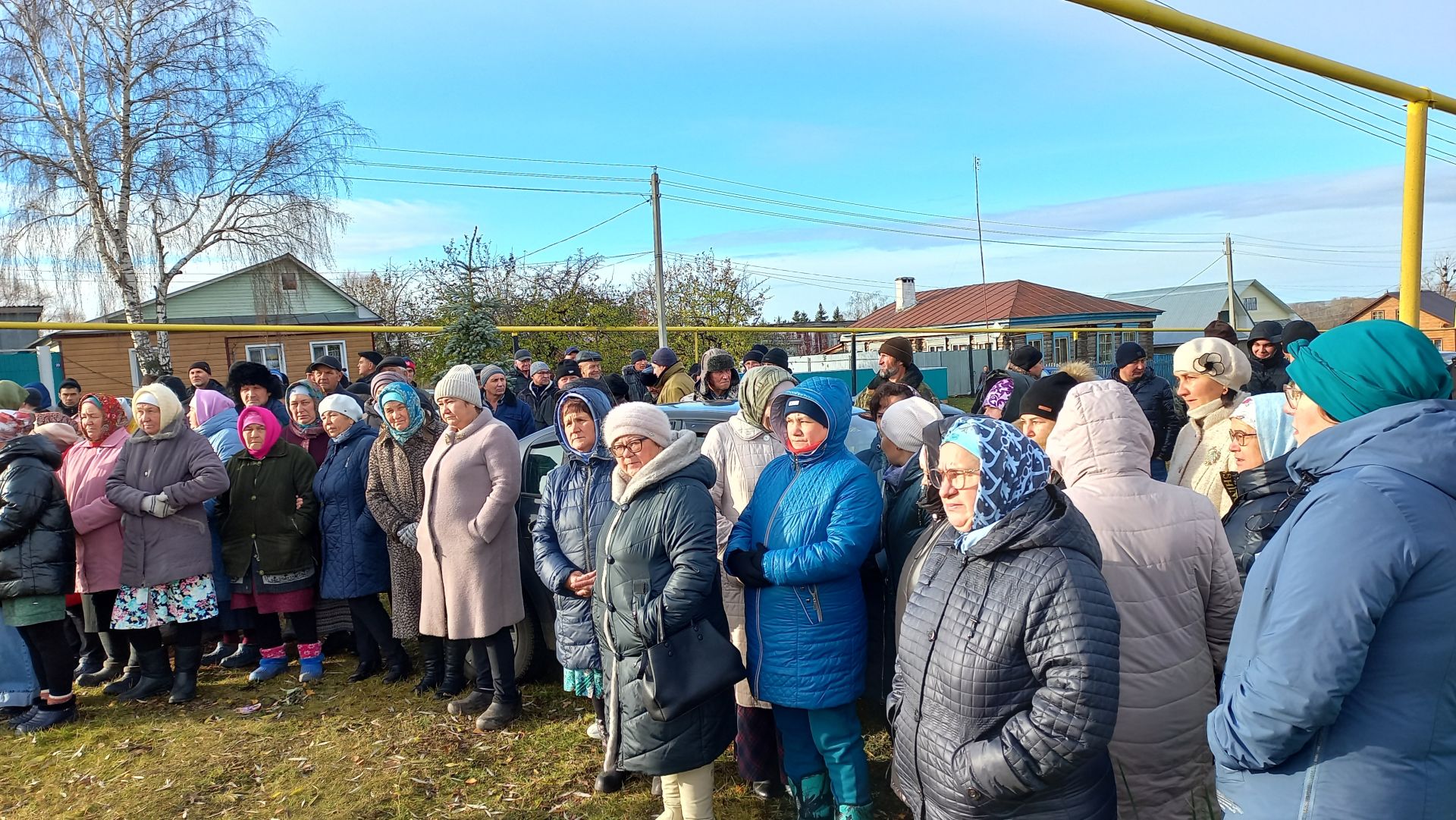 Кошманлылар махсус хәрби операциядә һәлак булган авылдашларын соңгы юлга озатты