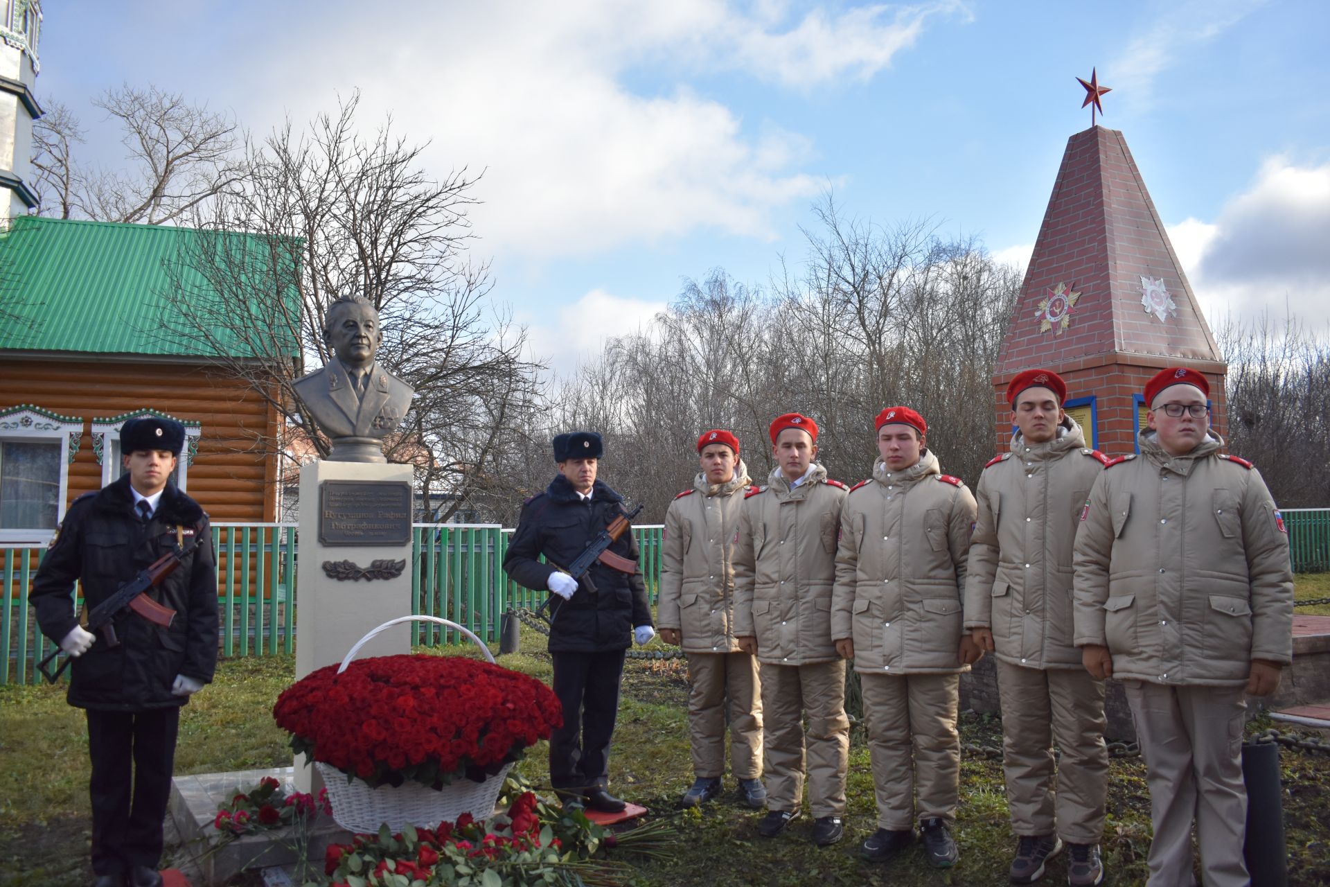 Кайбычның Салтыйган авылында Рафил Ногмановка бюст ачылды