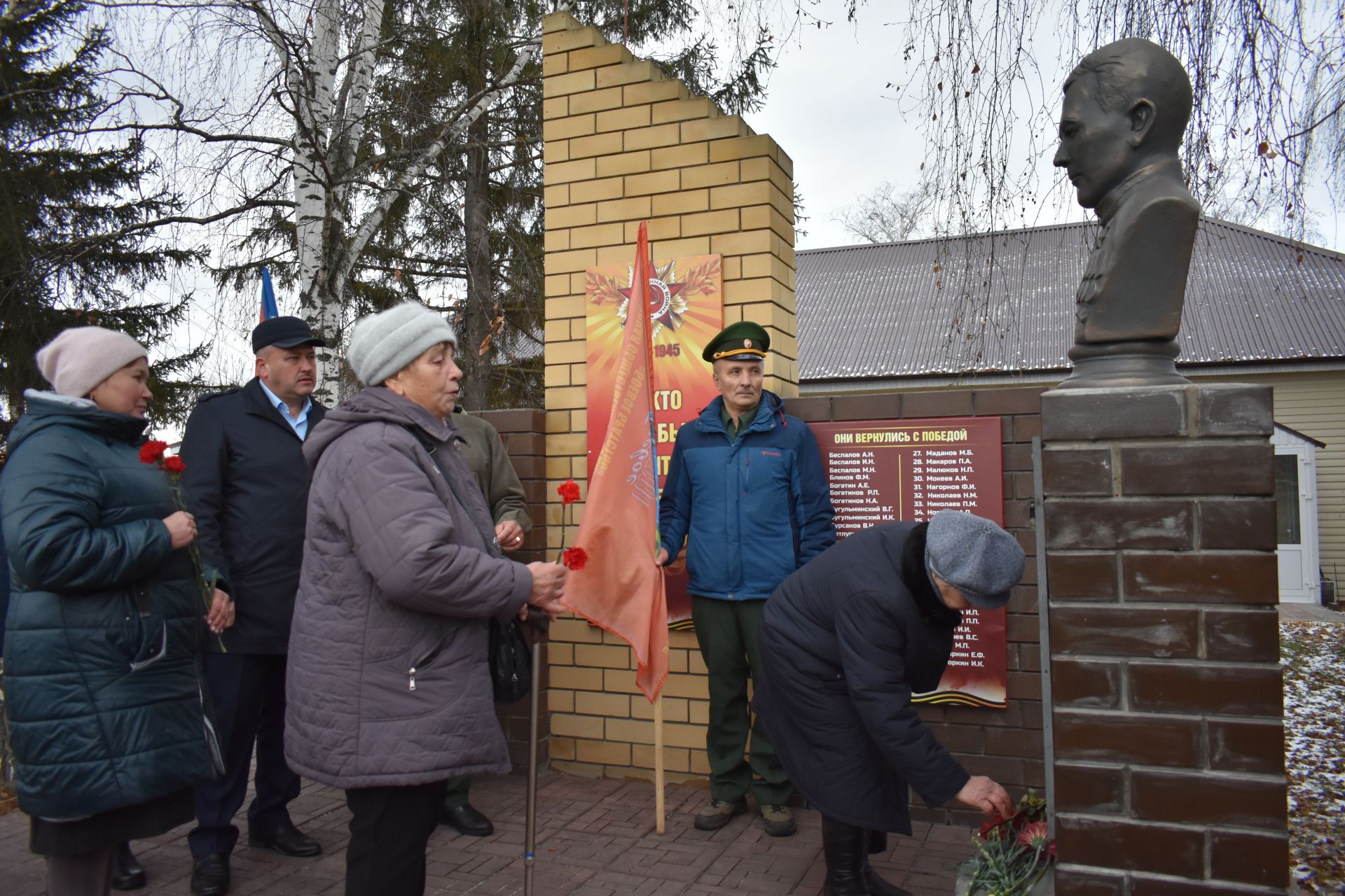 В Турминском открыли бюст Герою Советского Союза Ивану Федорову