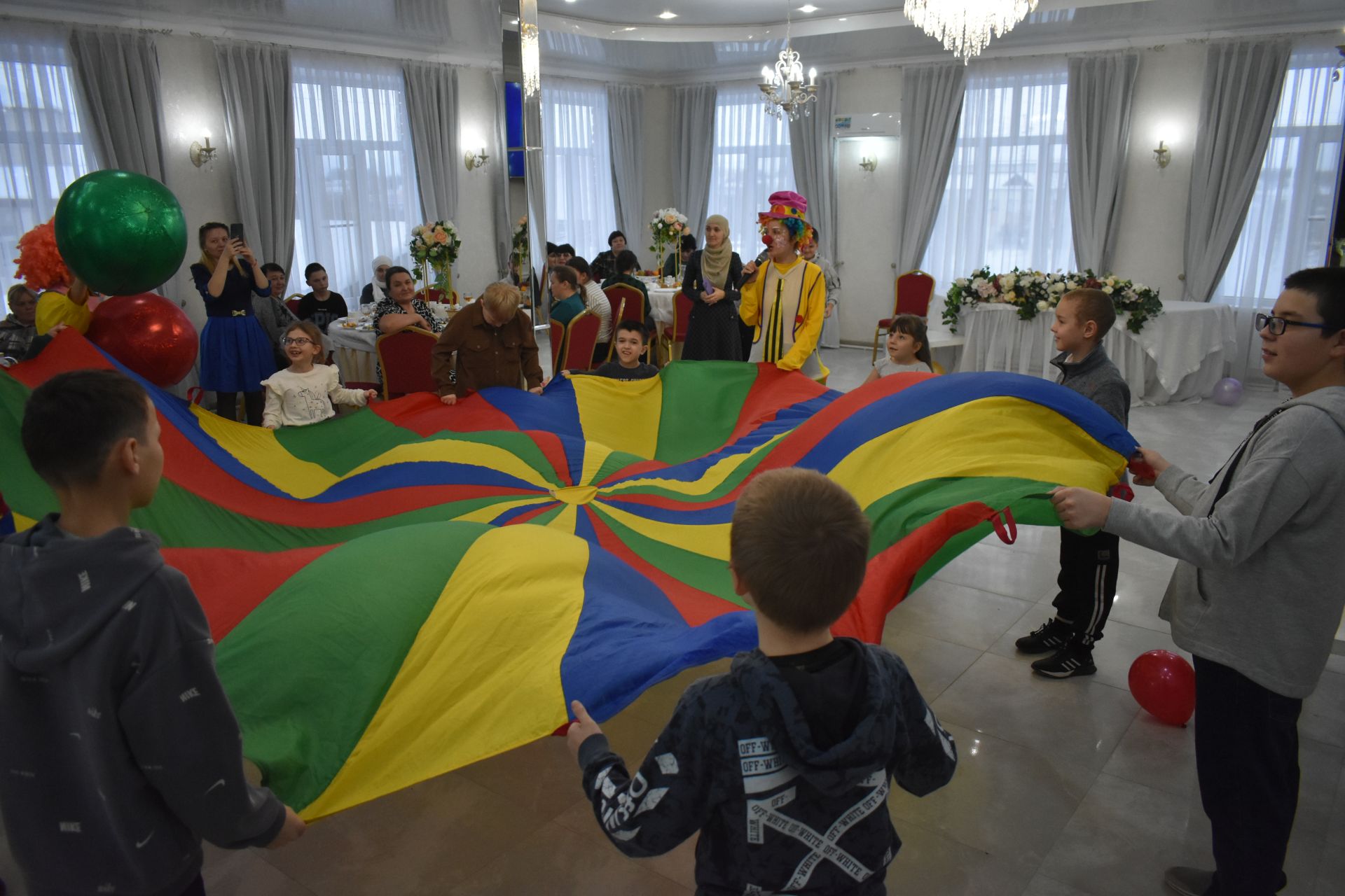 Кайбычта физик мөмкинлекләре чикле балалар һәм аларның әниләре өчен җылы очрашу узды