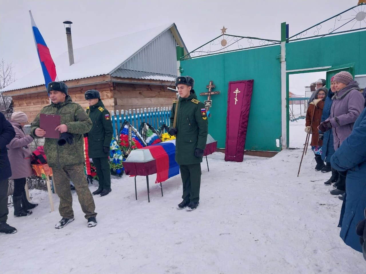 В Старом Тябердине воина-героя СВО проводили в последний путь