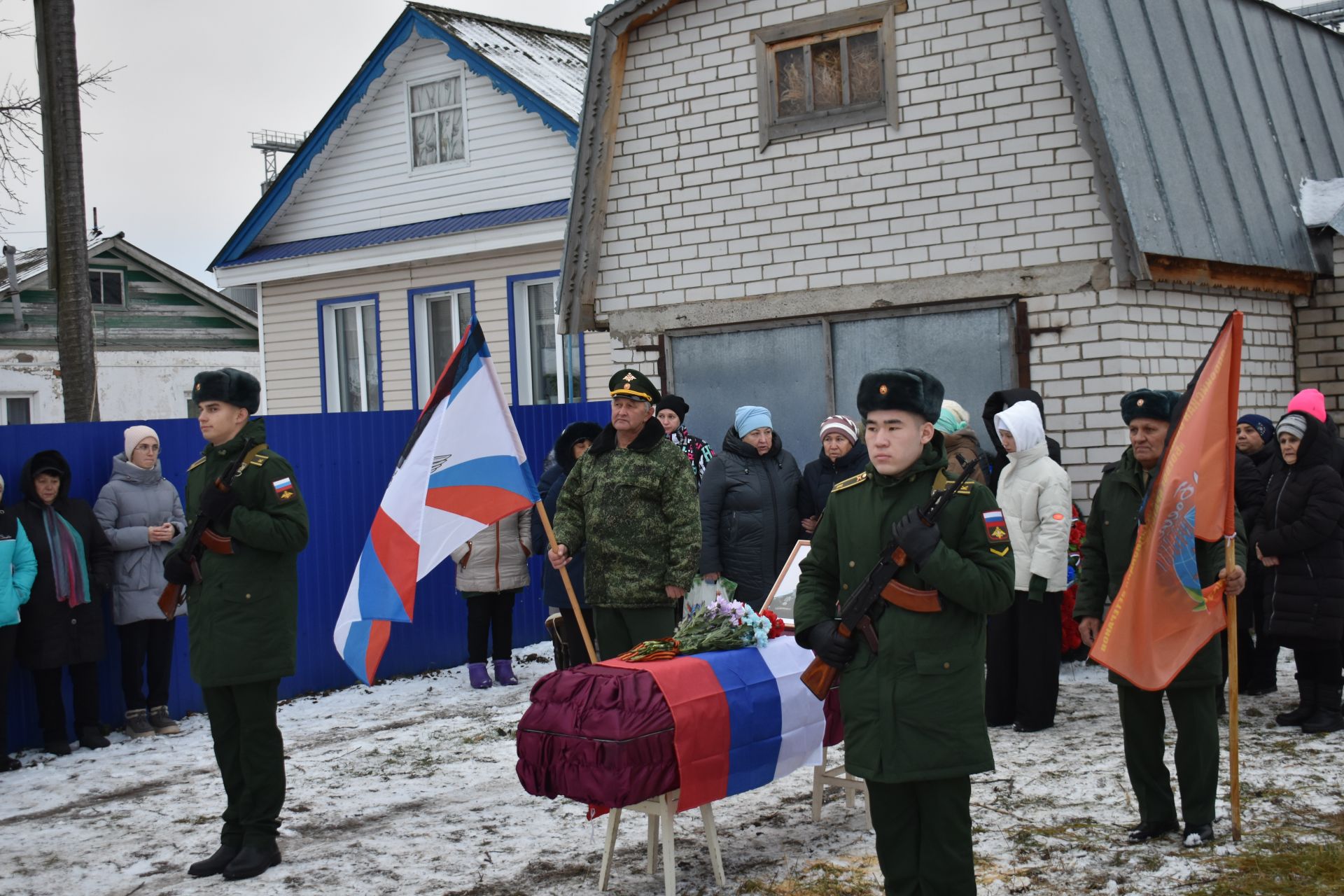 Махсус хәрби операция зонасында һәлак булган якташыбыз белән хушлаштылар