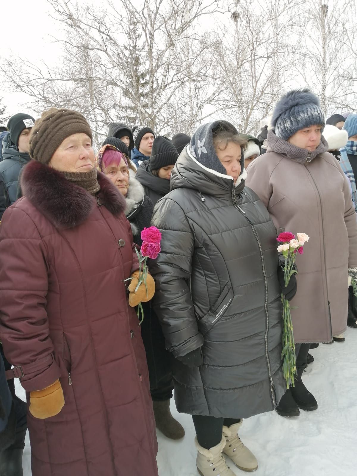 В Большом Подберезье открыли мемориальную доску в память героически погибшего участника спецоперации Романа Пчелина