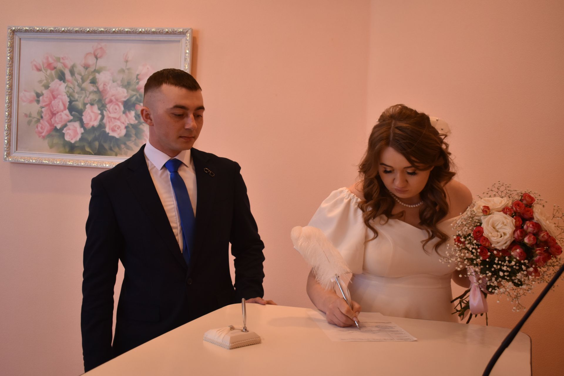 В Кайбицком отделе ЗАГС зарегистрировали семейный союз Александра Горшунова и Виктории Киваевой