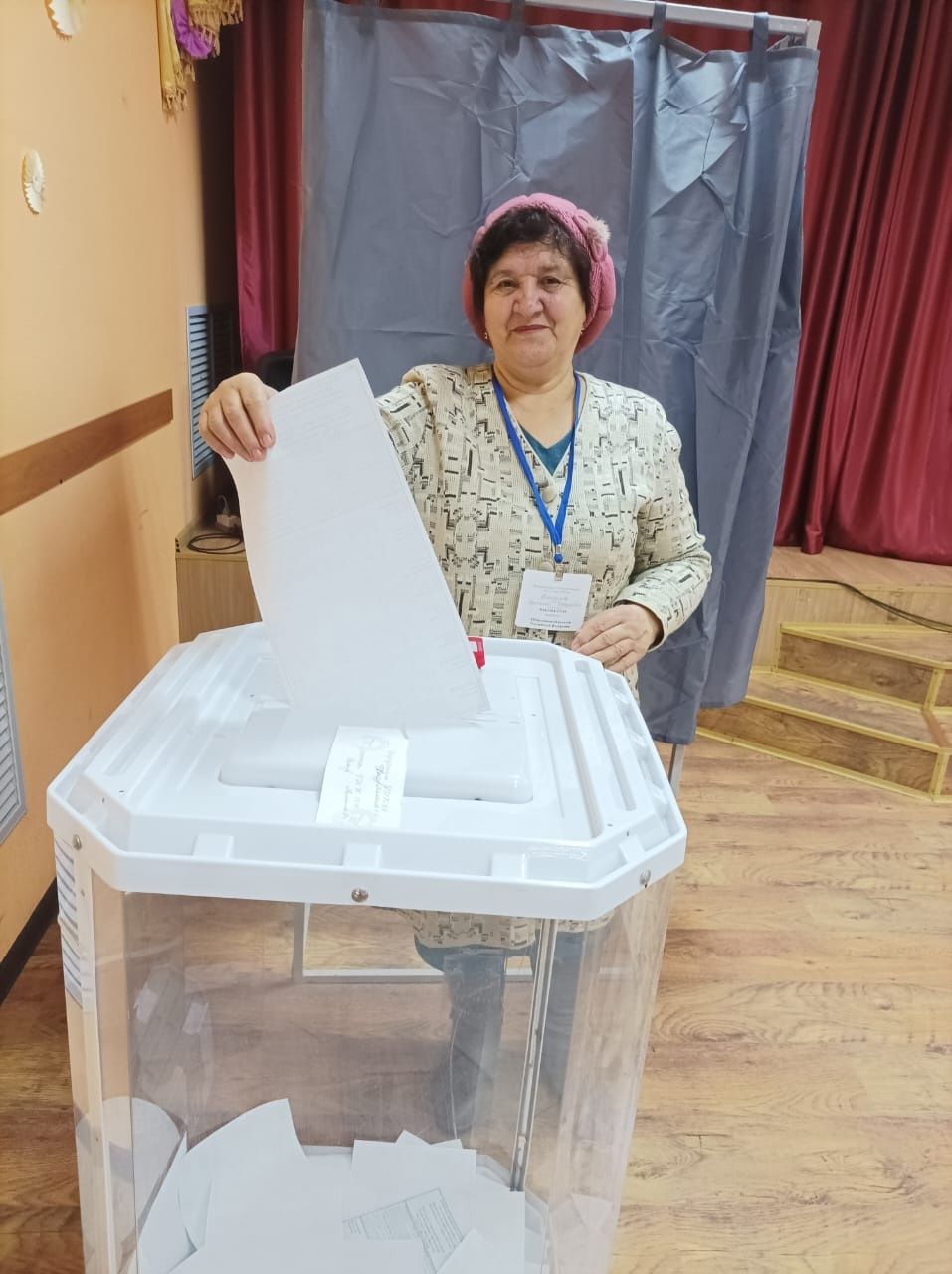 Жительница Салтыганова на избирательный участок пришла с пирогами