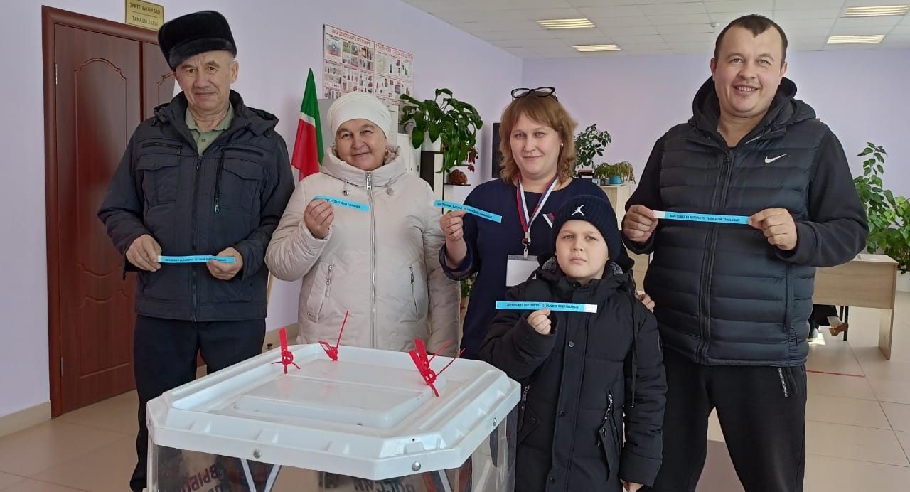 Иске Чәчкаб авылы сайлаучылары “Гаилә белән сайлыйбыз марафоны”на теләп кушылды