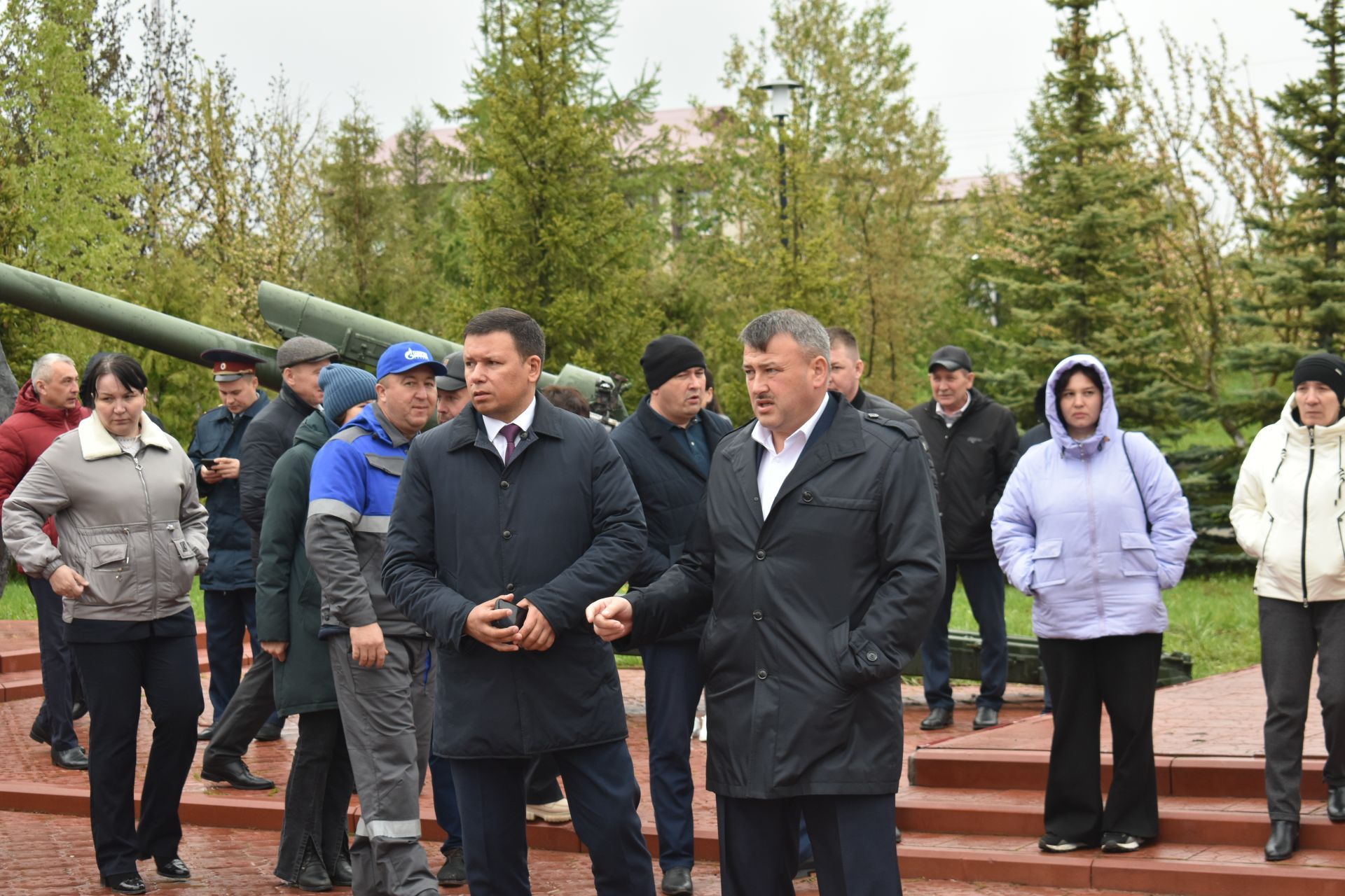 На мемориальном комплексе в Кайбицах зажгли Вечный огонь