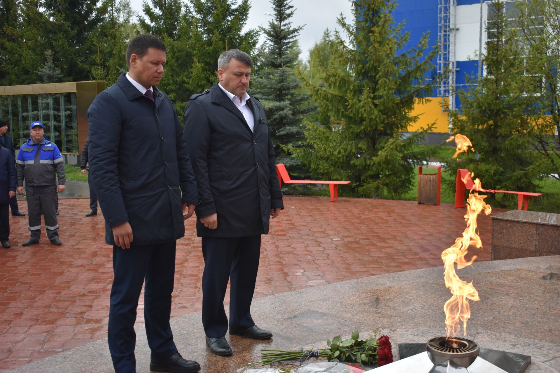 На мемориальном комплексе в Кайбицах зажгли Вечный огонь