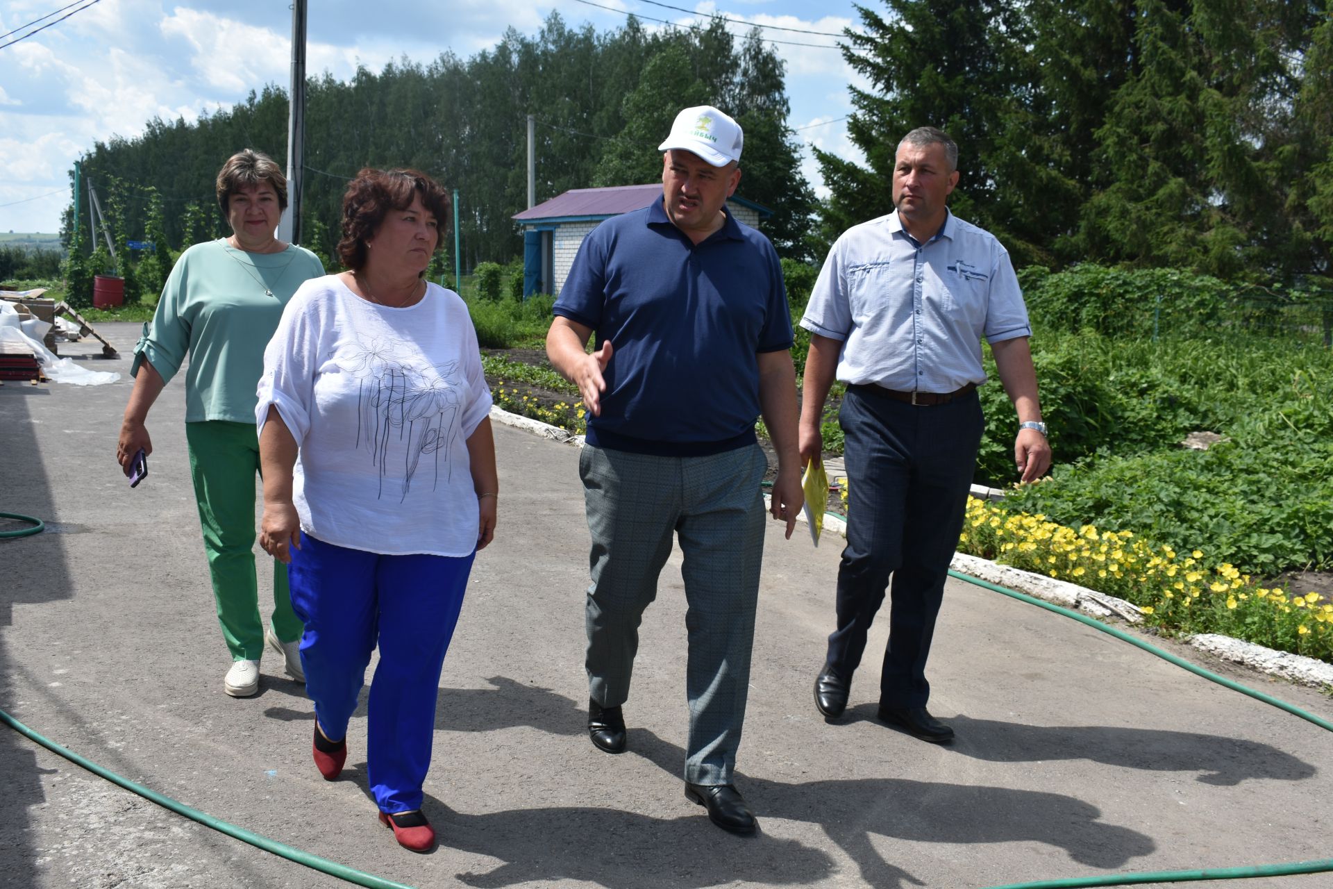 Район башлыгы мәктәпләрнең һәм балалар бакчаларының яңа уку елына әзерлеге белән танышуын дәвам итә