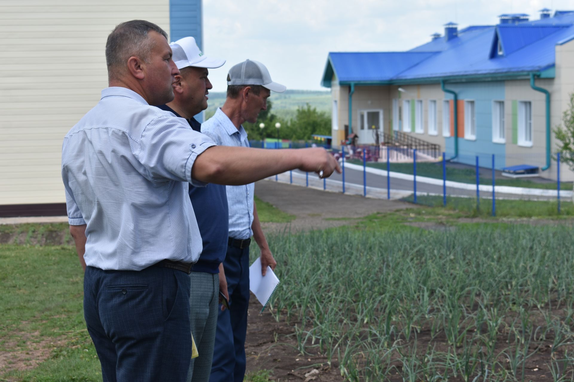 Район башлыгы мәктәпләрнең һәм балалар бакчаларының яңа уку елына әзерлеге белән танышуын дәвам итә