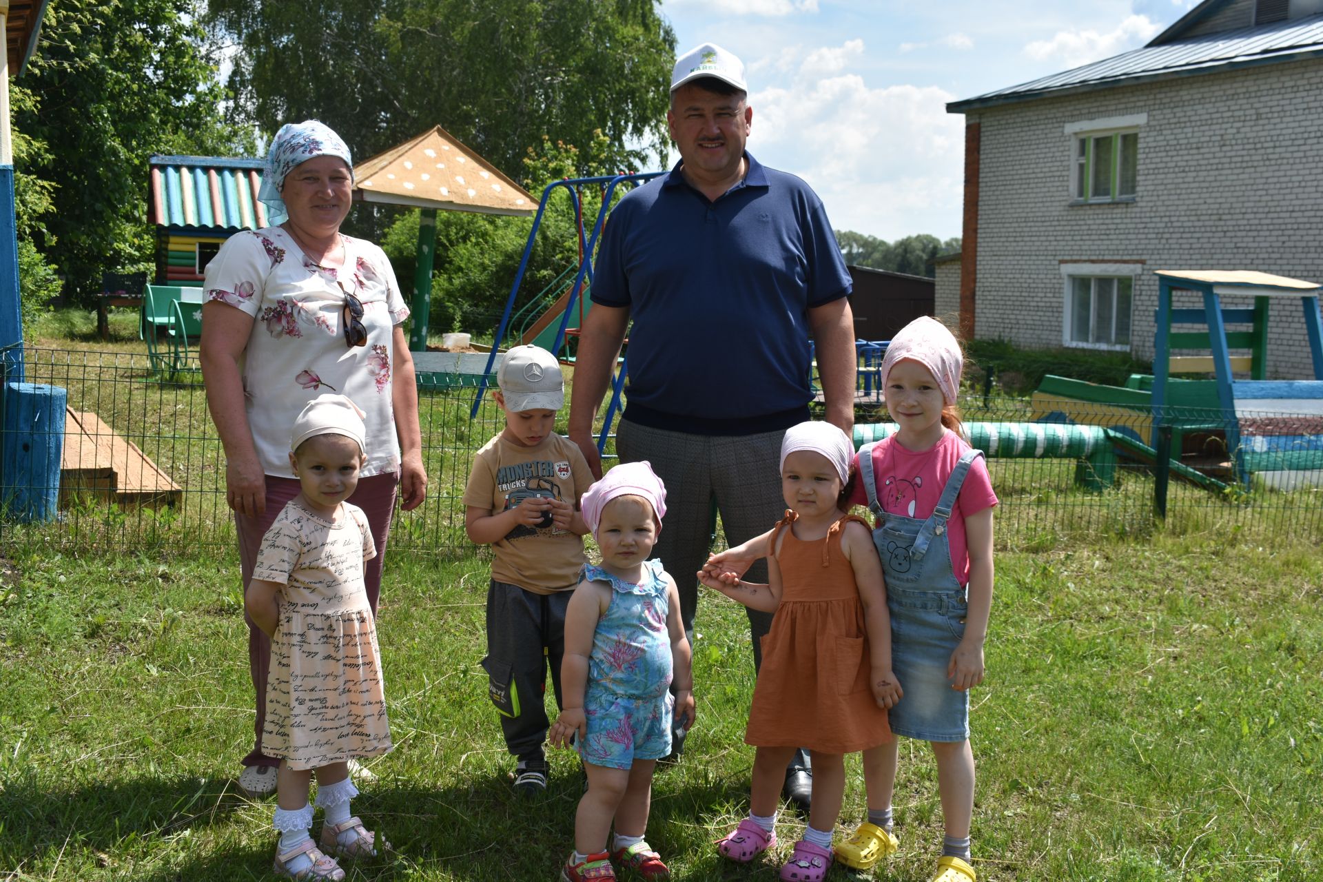 Район башлыгы мәктәпләрнең һәм балалар бакчаларының яңа уку елына әзерлеге белән танышуын дәвам итә