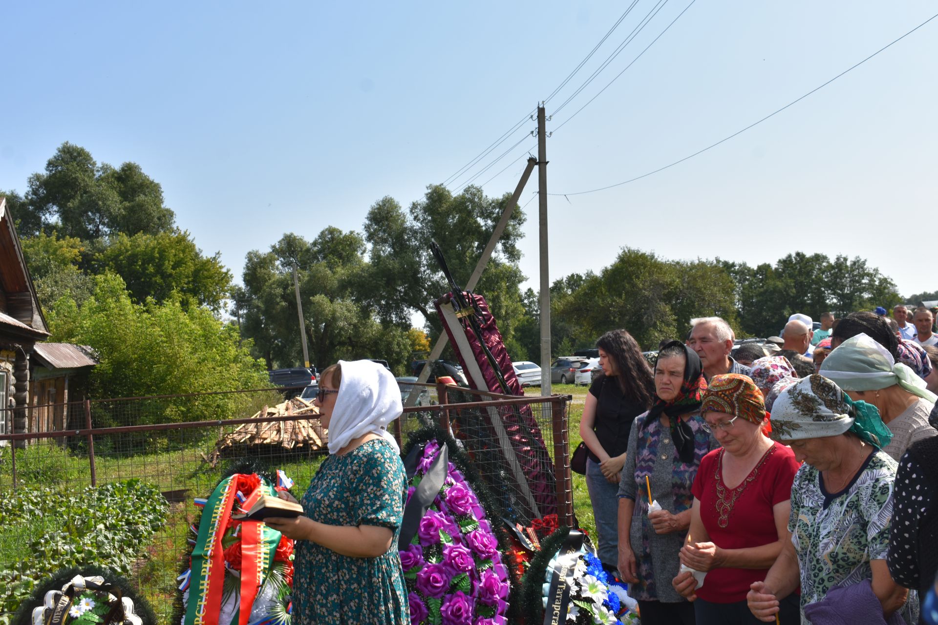 Иске Тәрбит авылында Украинада барган махсус операциядә һәлак булган авылдашлары белән хушлаштылар