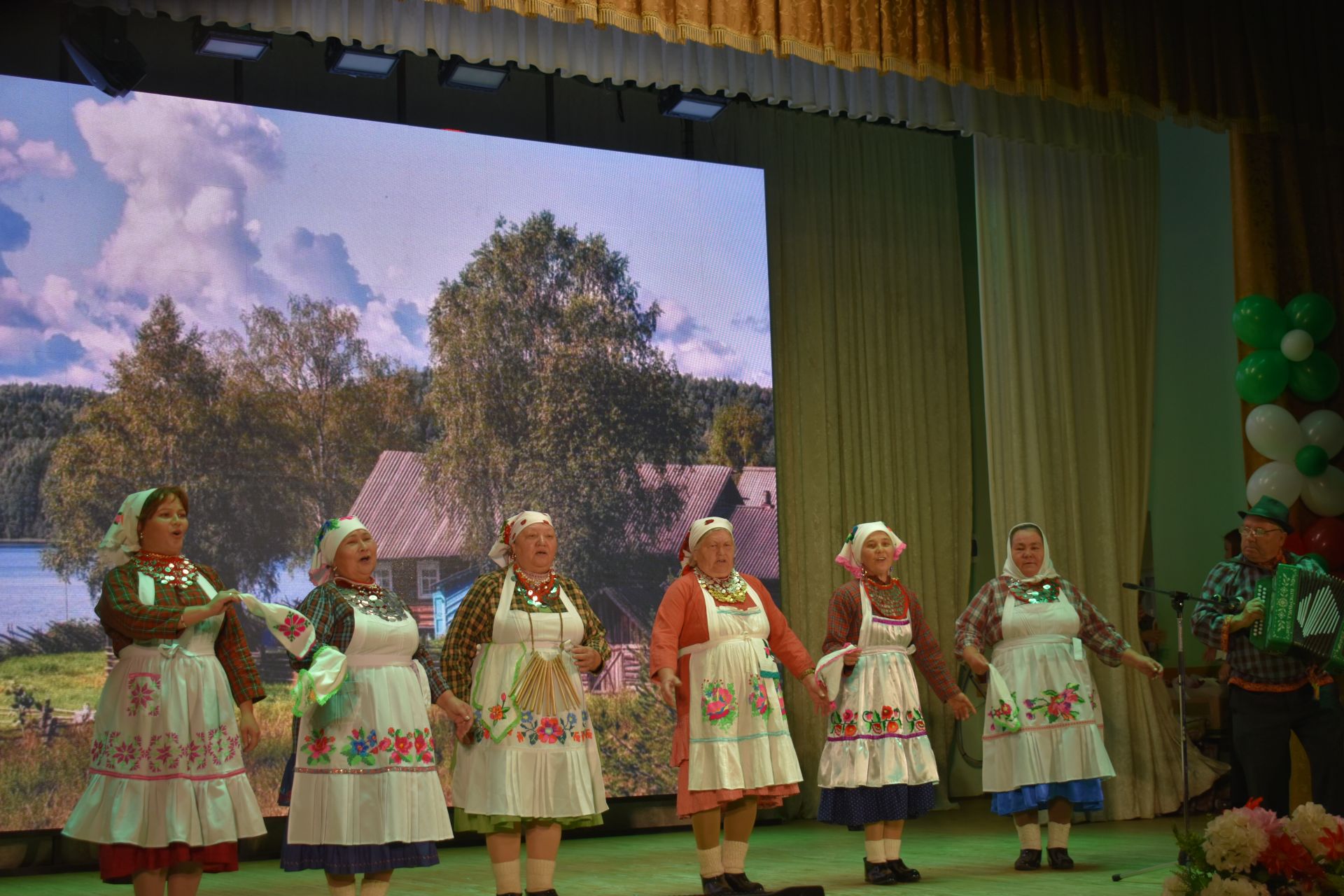 В Кайбицах состоялся концерт, посвященный Международному дню пожилого человека