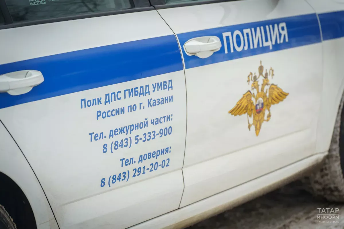 В Казани экипаж ДПС помог доставить мужчину с подозрением на инсульт в больницу