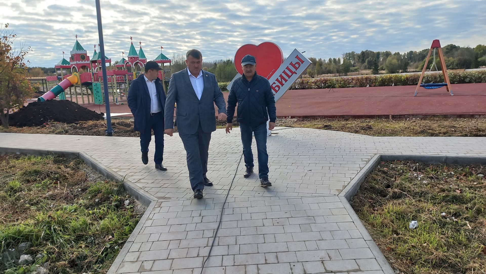 Олы Кайбычтагы ял паркында төзекләндерү эшләре дәвам итә