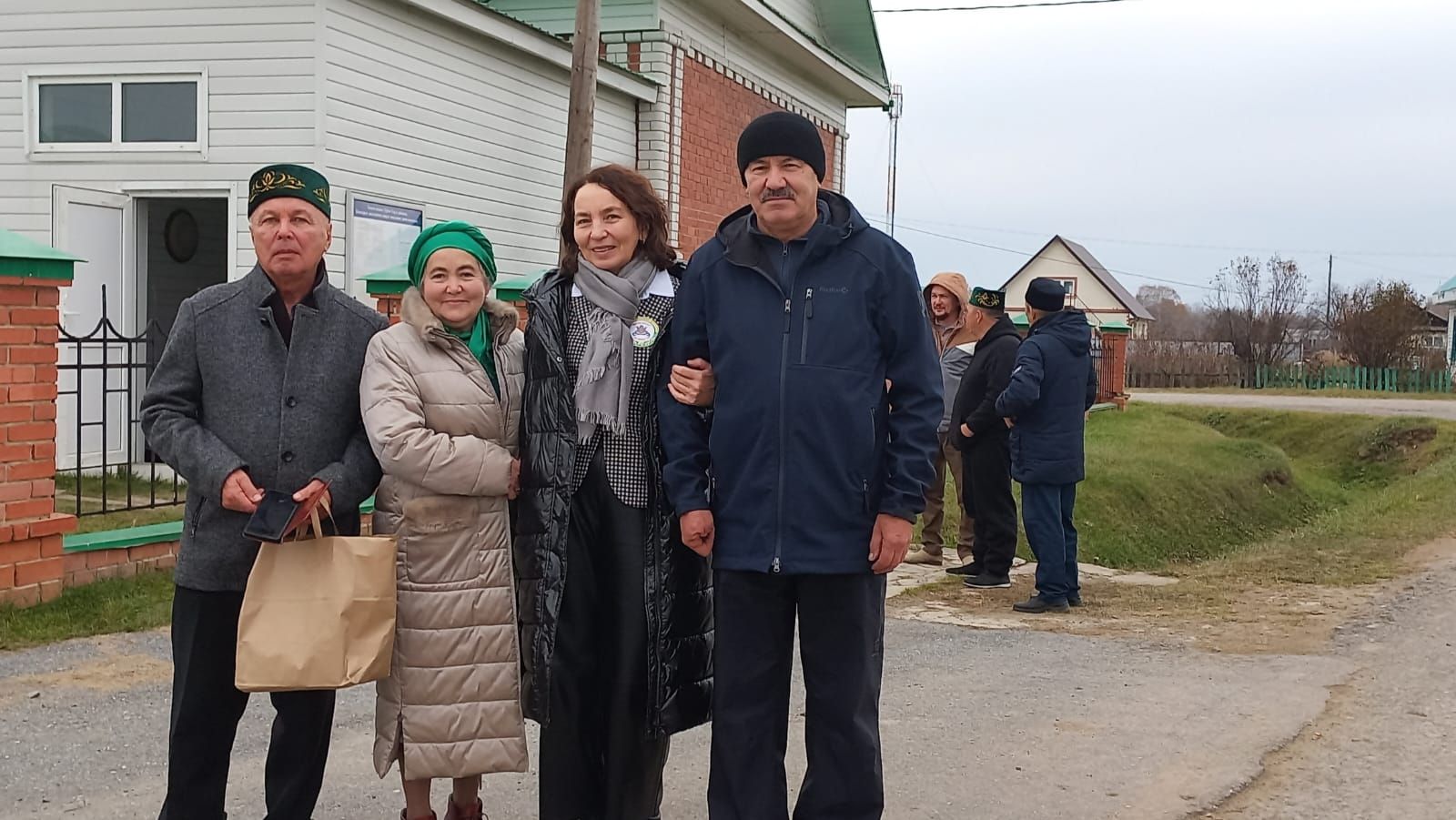 Что связывает село в Нижнетавдинском районе Тюменской области с Кайбицким районом?