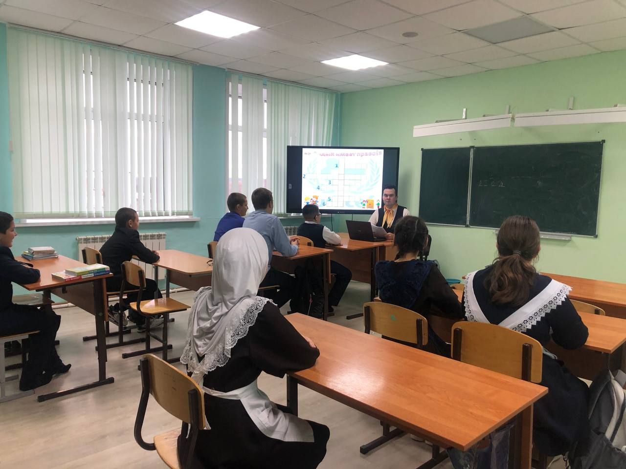 В МБОУ «Чутеевская СОШ» прошло мероприятие, посвящённое Дню правовой помощи детям