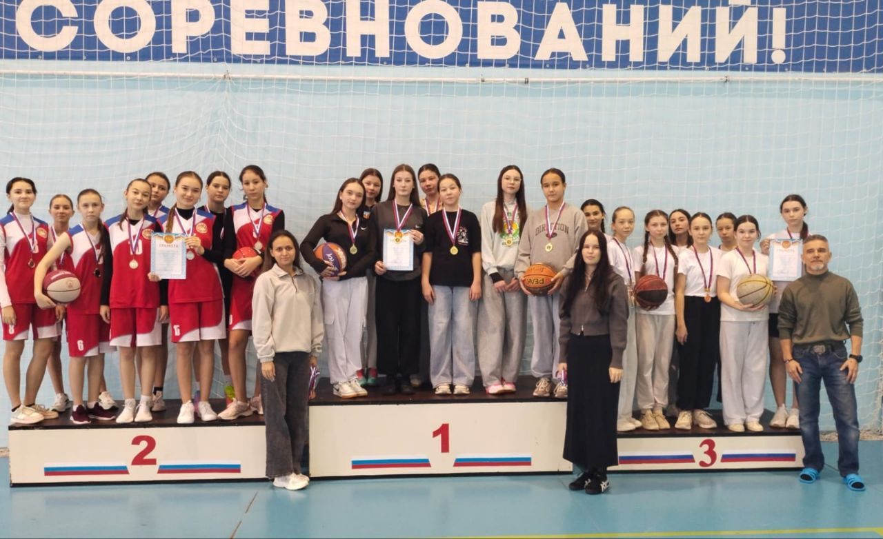В спортивном комплексе «Салават купере» прошел баскетбольный турнир среди школьников Кайбицкого района