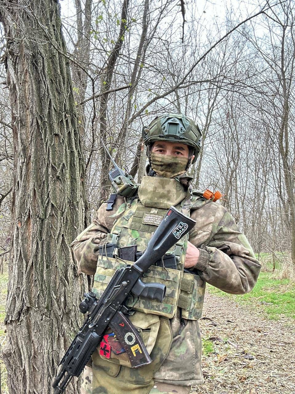 «Мог остаться дома, но выбрал фронт»: боец из РТ награжден медалями на СВО