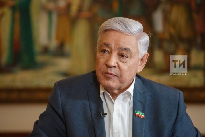 Поздравление Председателя Государственного Совета Республики Татарстан  Ф.Х. Мухаметшина с Днем Государственного флага Российской Федерации