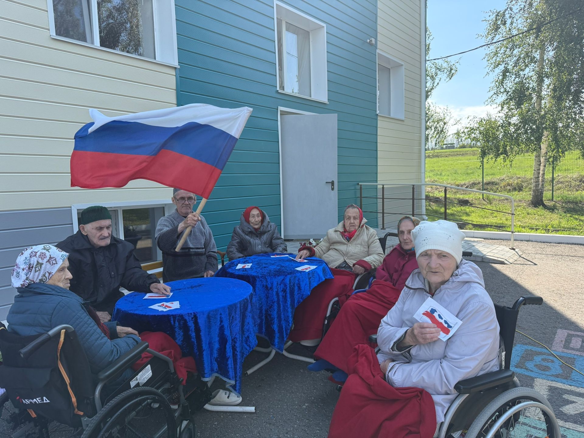 В честь Дня Государственного флага ГБУ «Кайбицкий ДИПИ» МТЗ и СЗ РТ организовало мероприятие для получателей социальных услуг