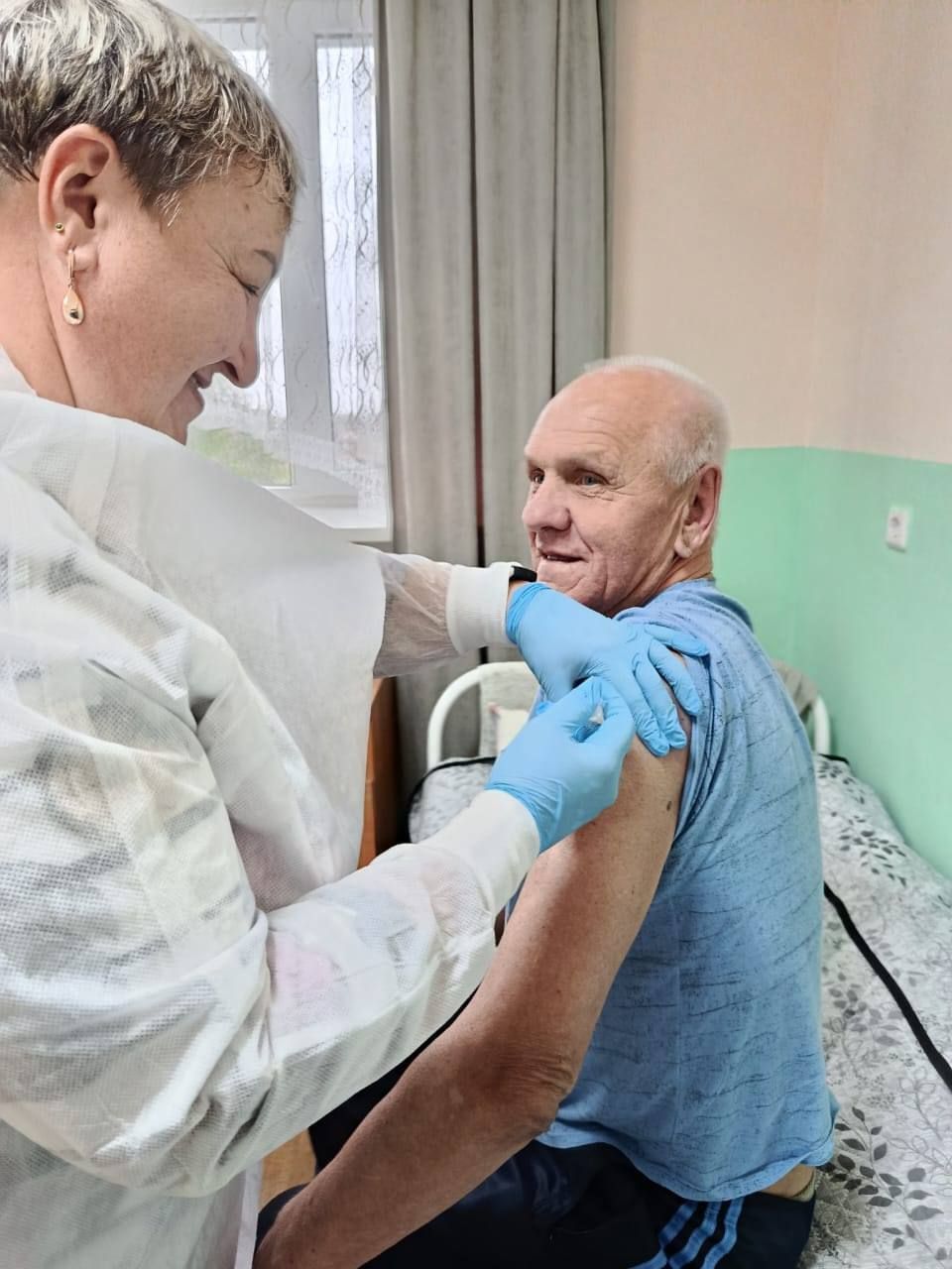 В кайбицком доме-интернате для пожилых провели ежегодную вакцинацию против гриппа