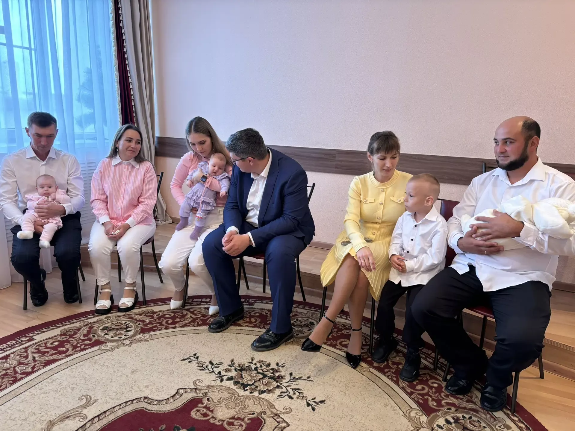 В Кайбицком районе поздравили семьи с рождением малышей