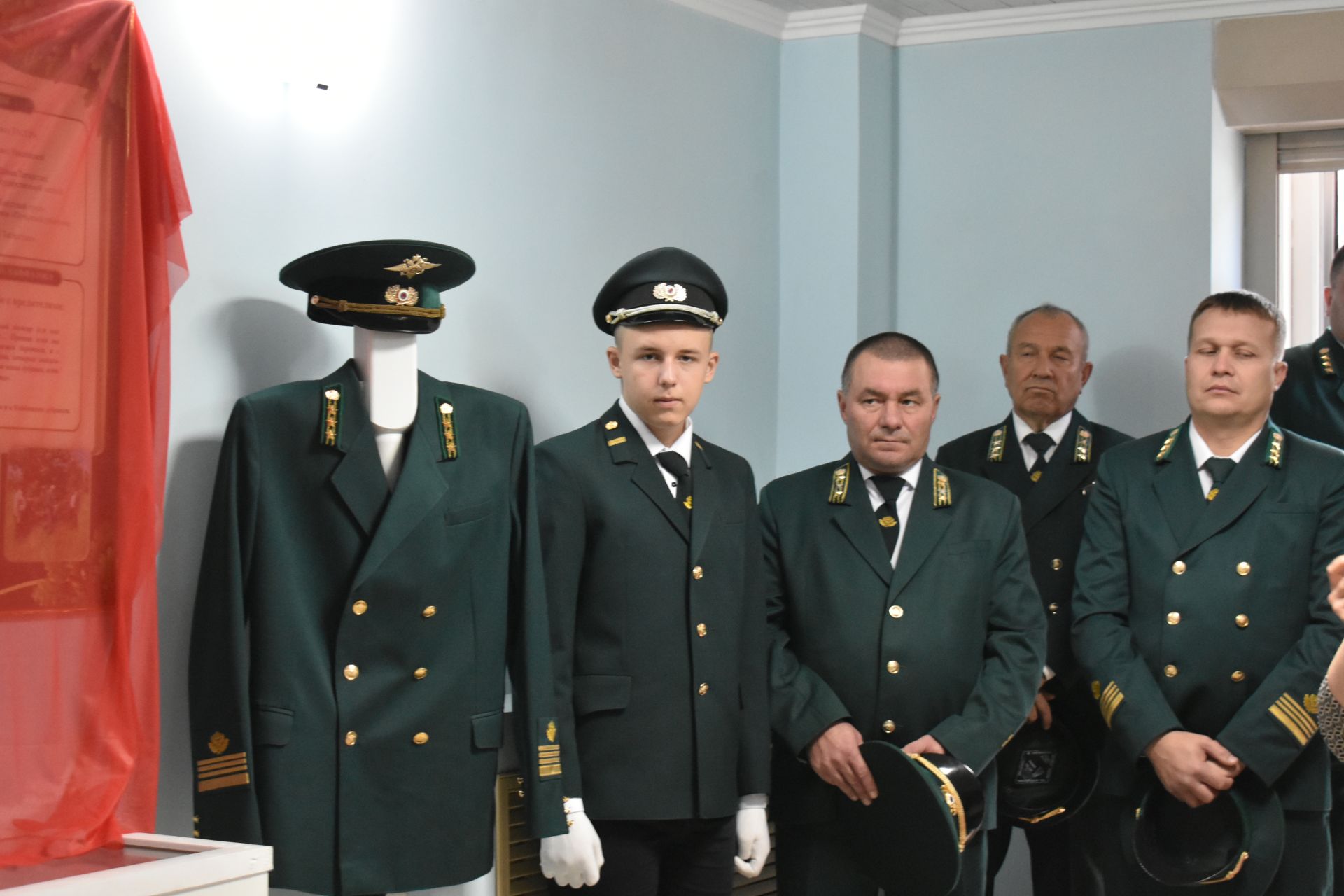 Мемориальный уголок памяти заслуженного лесовода открыли в Кайбицком районе