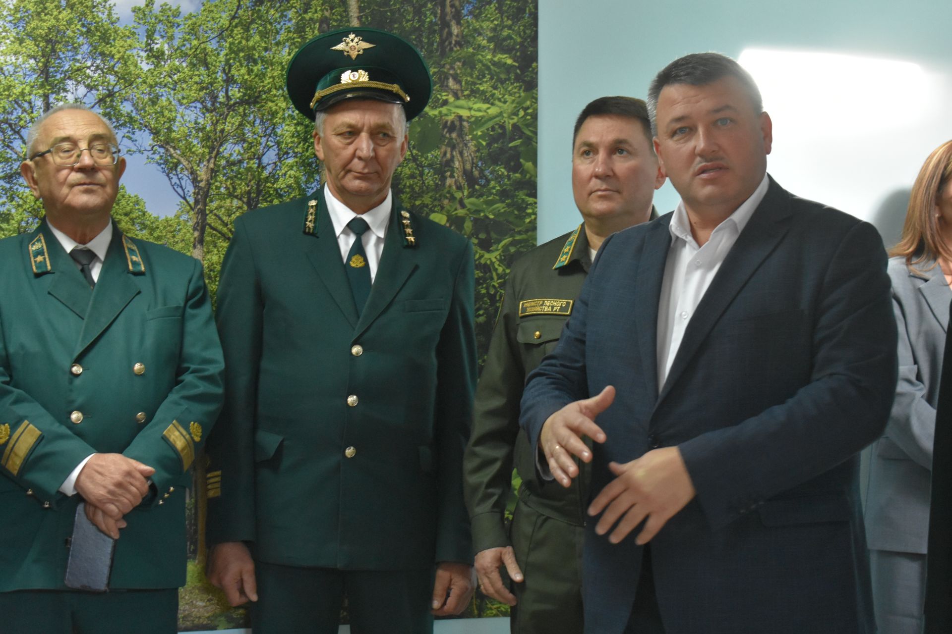 Мемориальный уголок памяти заслуженного лесовода открыли в Кайбицком районе