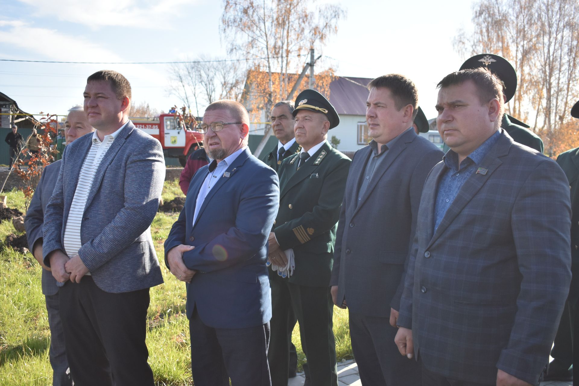 В Кайбицах заложили дубовую аллею в память о заслуженном лесоводе