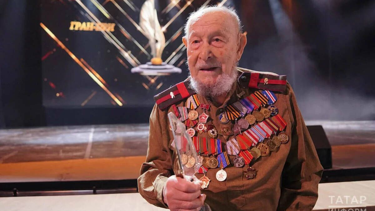Сәлимгәрәев сугыш ветераны, журналист Александр Маловны 100 яшьлек юбилее белән котлады