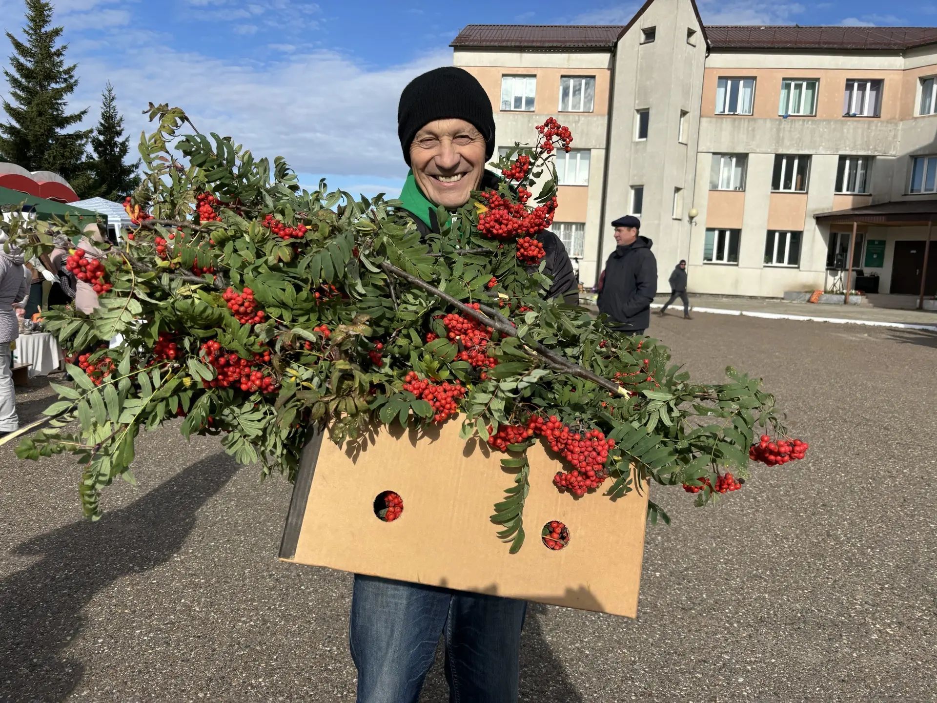 Урожай труда и традиций: в Кайбицах прошла школьная ярмарка „Дары осени“