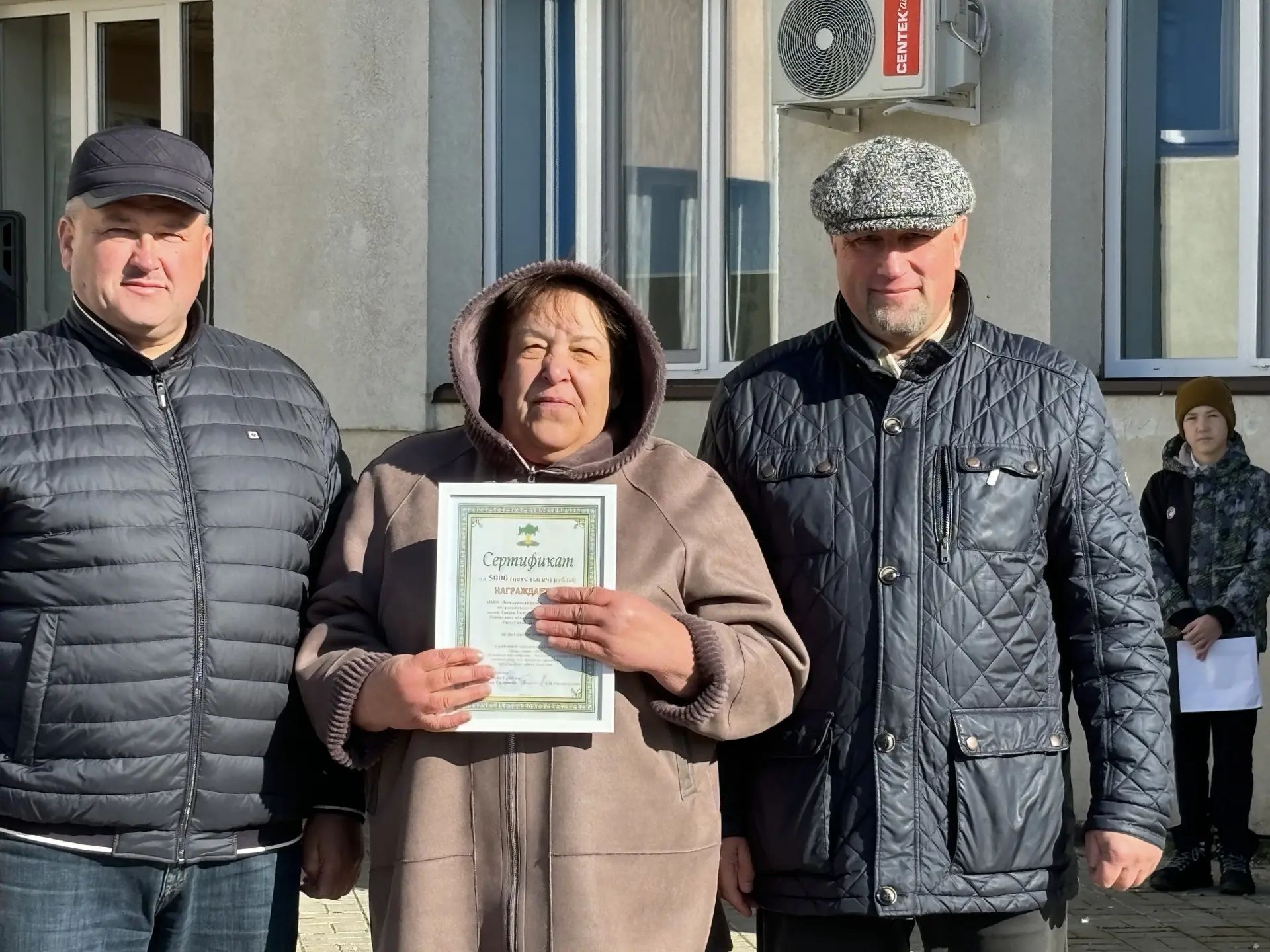 Урожай труда и традиций: в Кайбицах прошла школьная ярмарка „Дары осени“