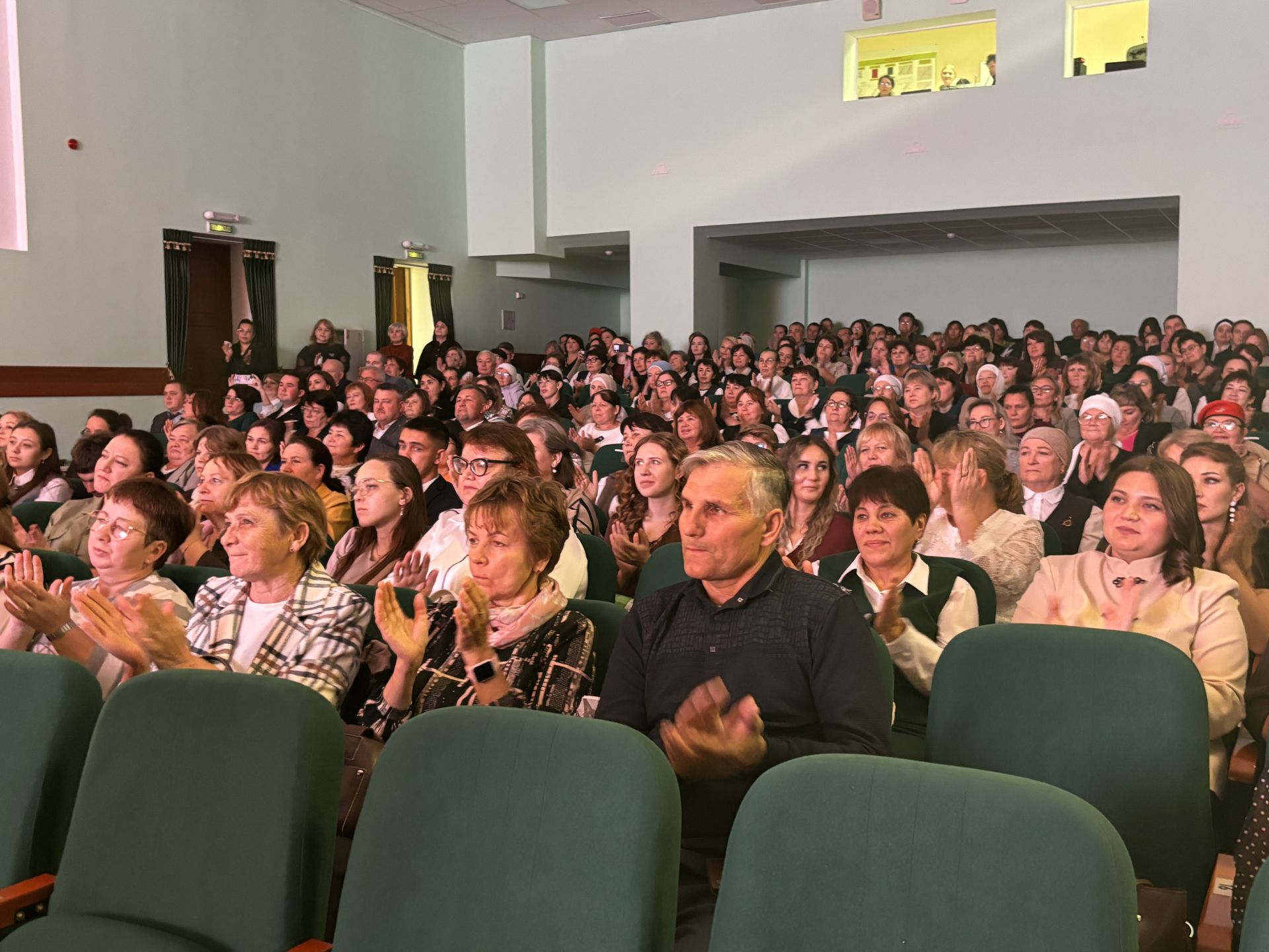 В Кайбицах состоялось торжественное мероприятие, посвящённое Дню учителя