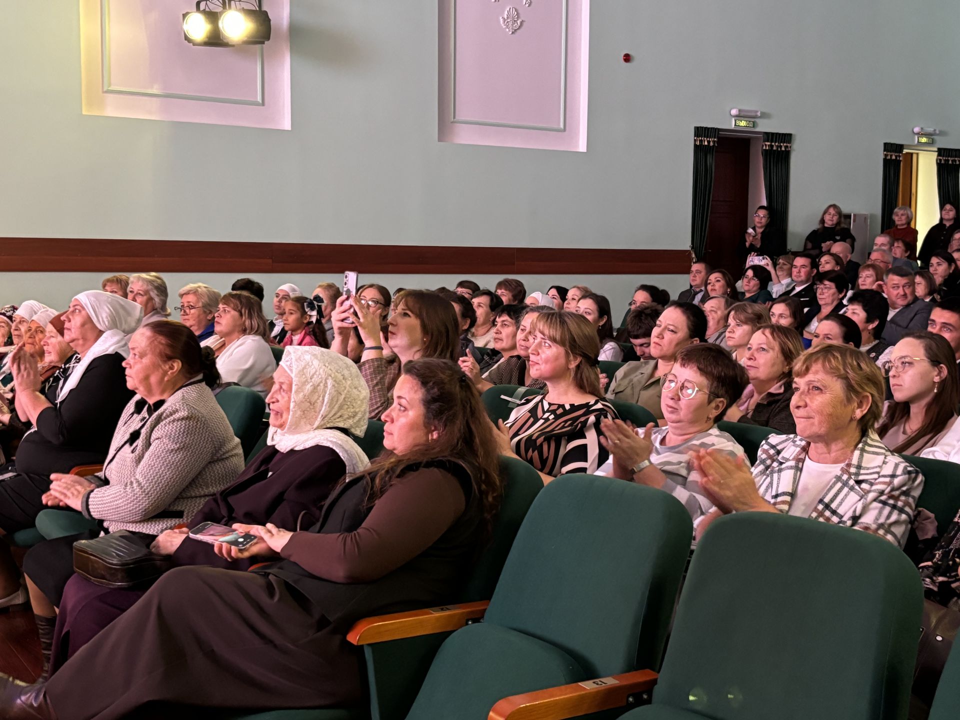 В Кайбицах состоялось торжественное мероприятие, посвящённое Дню учителя