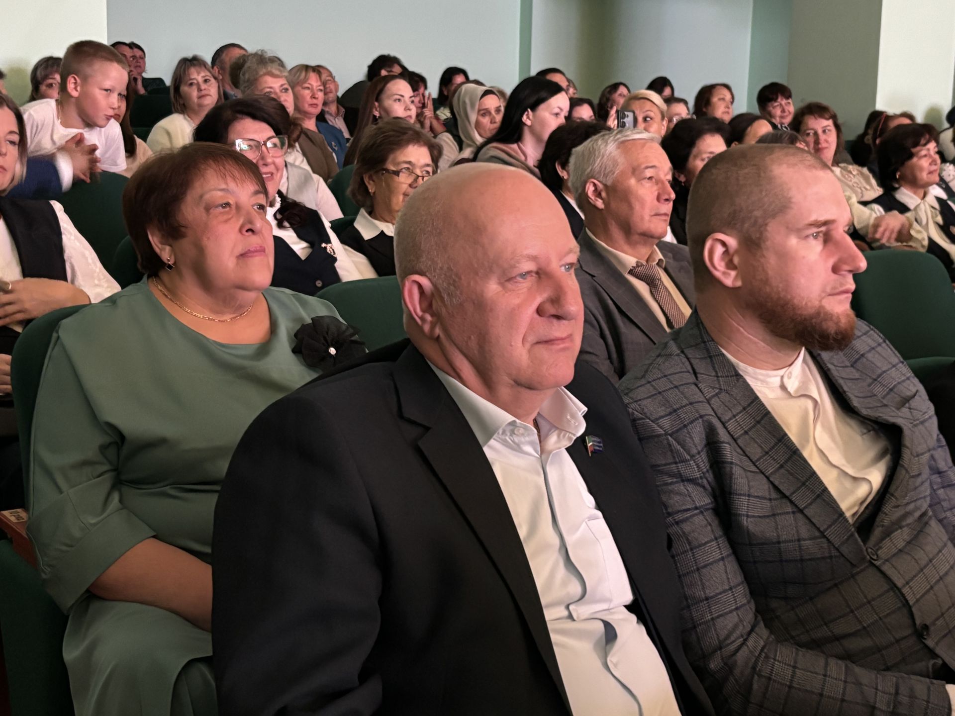 В Кайбицах состоялось торжественное мероприятие, посвящённое Дню учителя