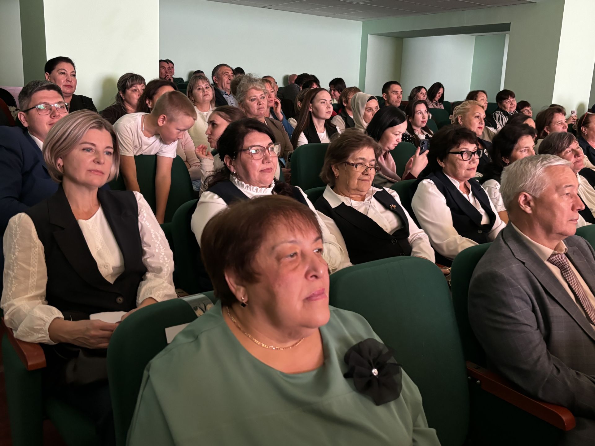 В Кайбицах состоялось торжественное мероприятие, посвящённое Дню учителя