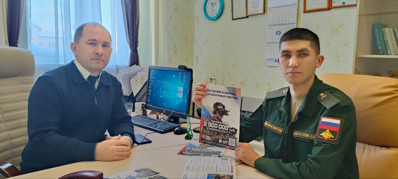 В Кайбицах побывал инструктор по отбору на военную службу по контракту из Казани