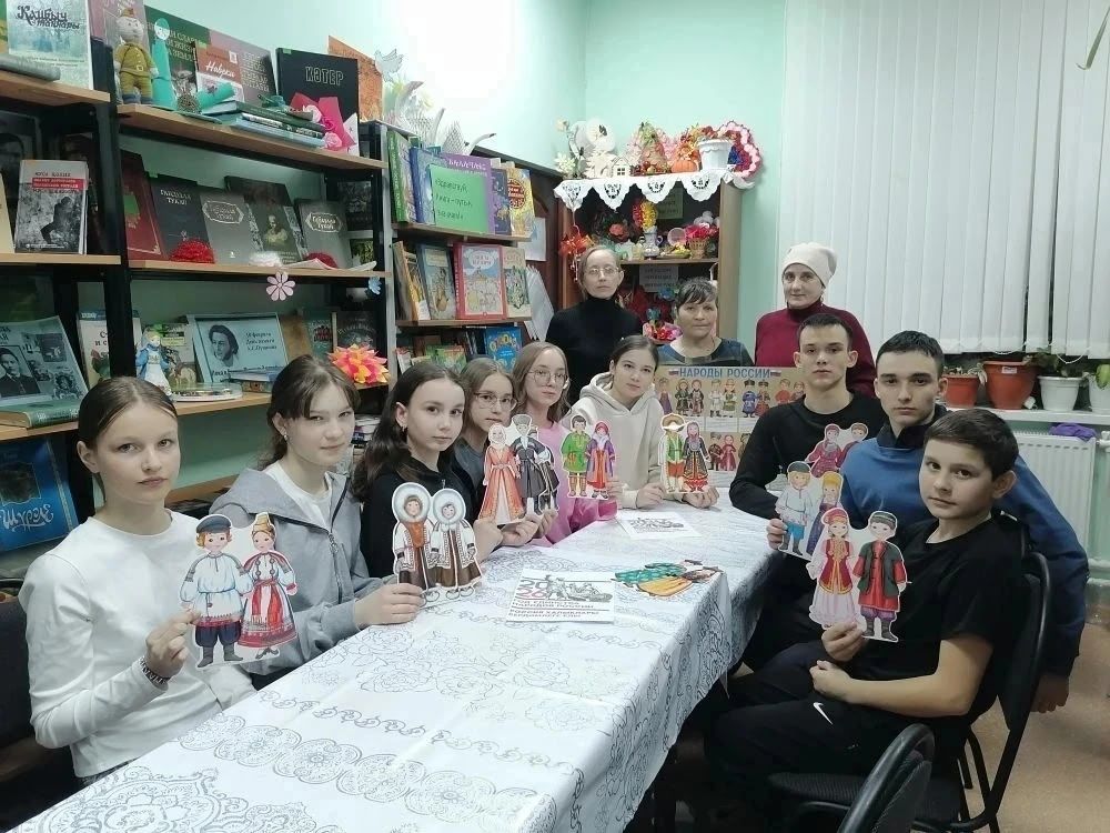 Единство в многообразии: в Берлибашской библиотеке прошла квест‑викторина о народах России
