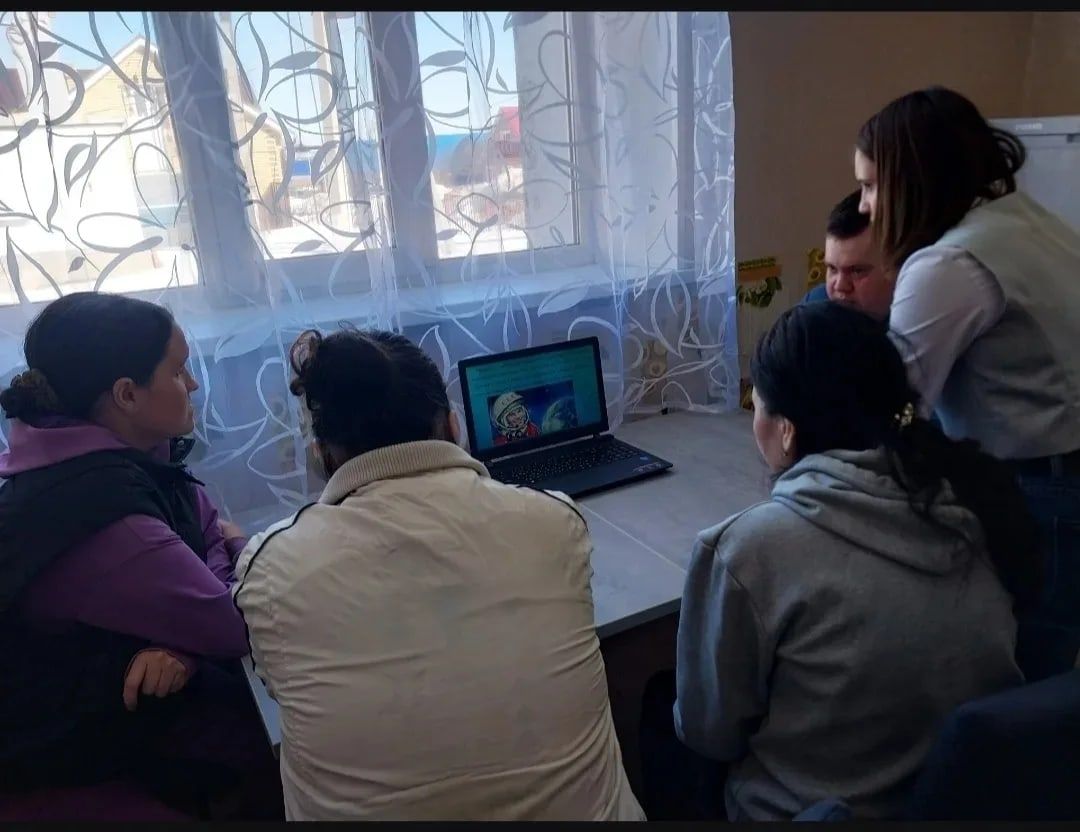 Сотрудники ОСПСиД в Кайбицком районе провели для подопечных встречу, посвященную космосу