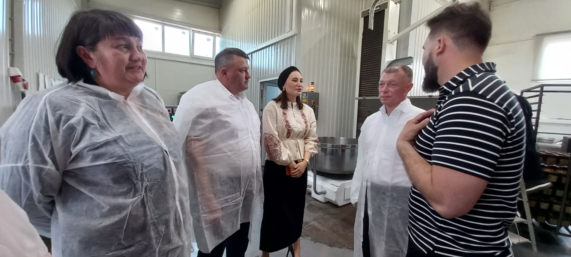 Семейное дело с ароматом хлеба: Максим Топилин посетил пекарню в Больших Кайбицах