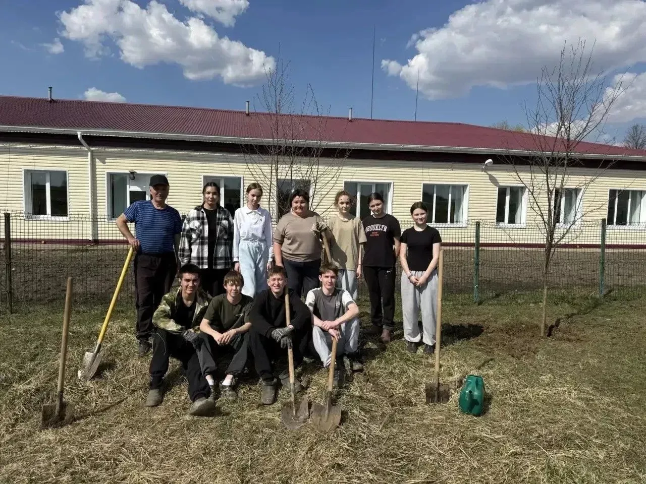 В Хозесановской школе прошла акция «Сад памяти»