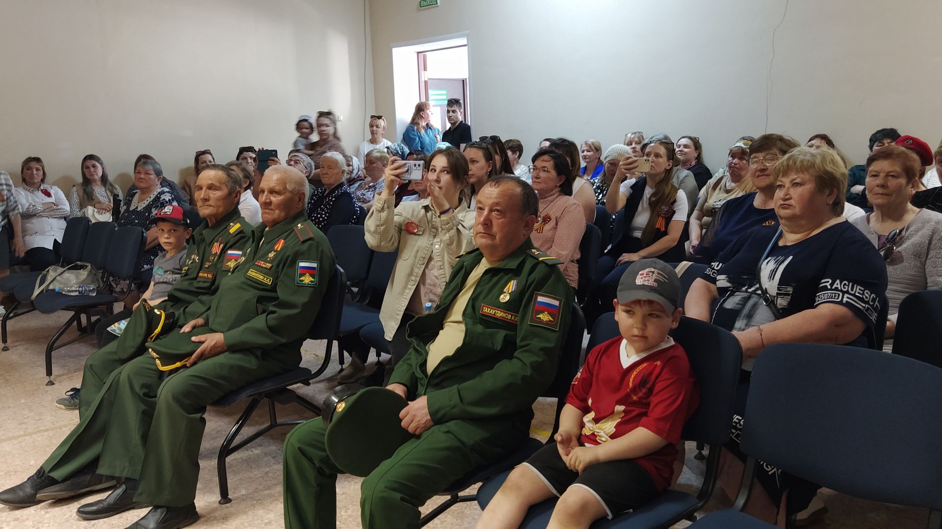 На открытии бюста полному кавалеру ордена Славы в Надеждине присутствовал депутат Госдумы РФ