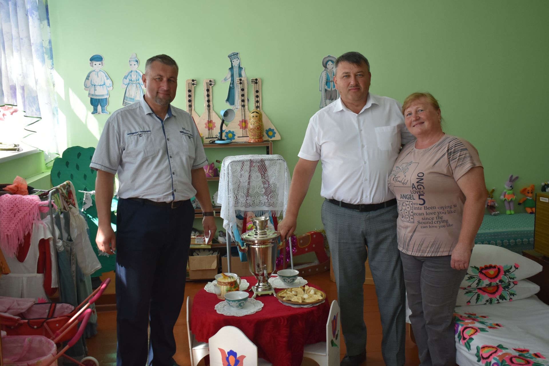 Кайбыч районы башлыгы мәктәпләр, балалар бакчаларына нинди ремонт кирәклеген урыннарга барып ачыклый