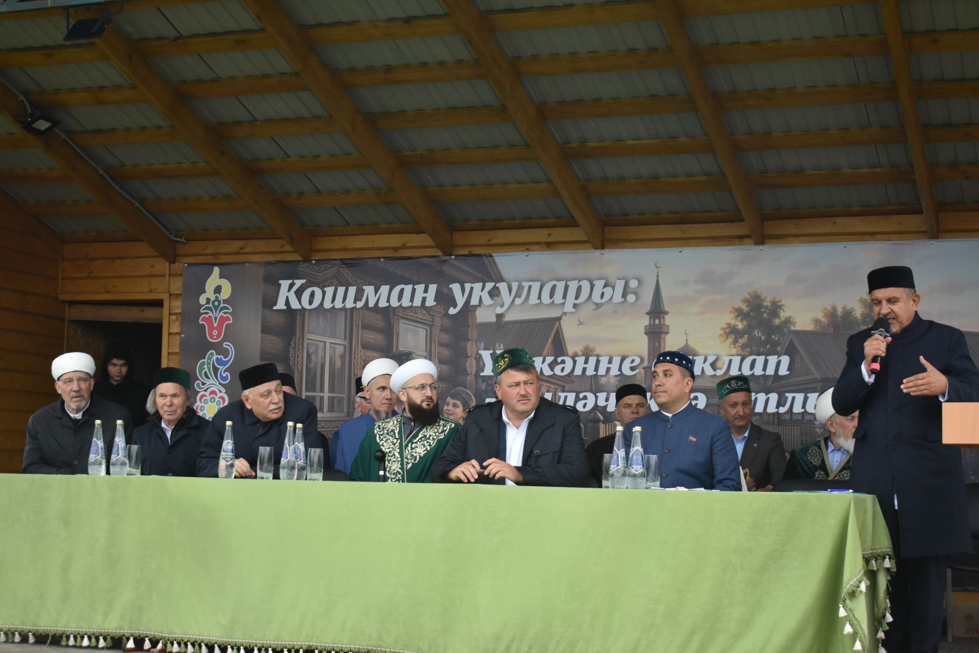 Тарихка таянып, киләчәккә юл: Кошманда сөннәтчелек традицияләренә багышланган фәнни-гамәли конференция узды